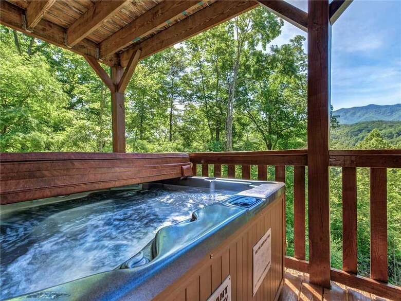 Triple Mountain View - Three Bedroom Cabin