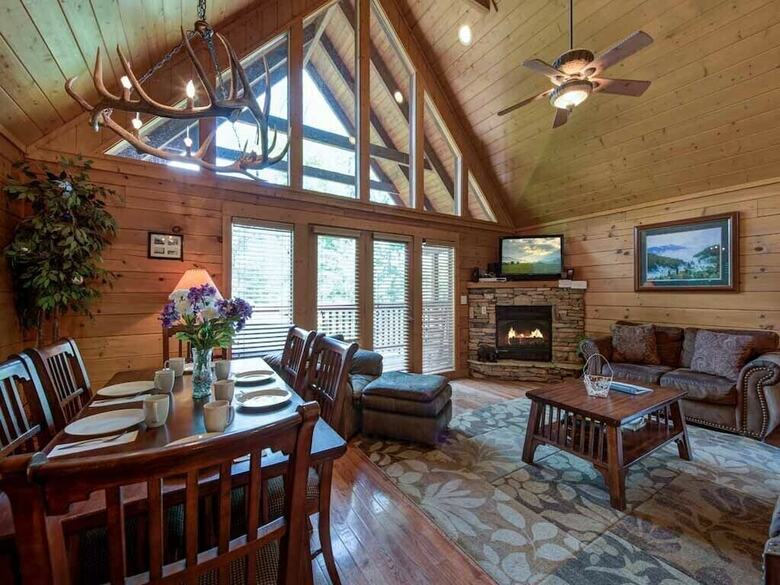 Big Sky Cabin - Two Bedroom Cabin