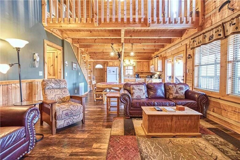Chubby And Cubbys Den - Three Bedroom Cabin