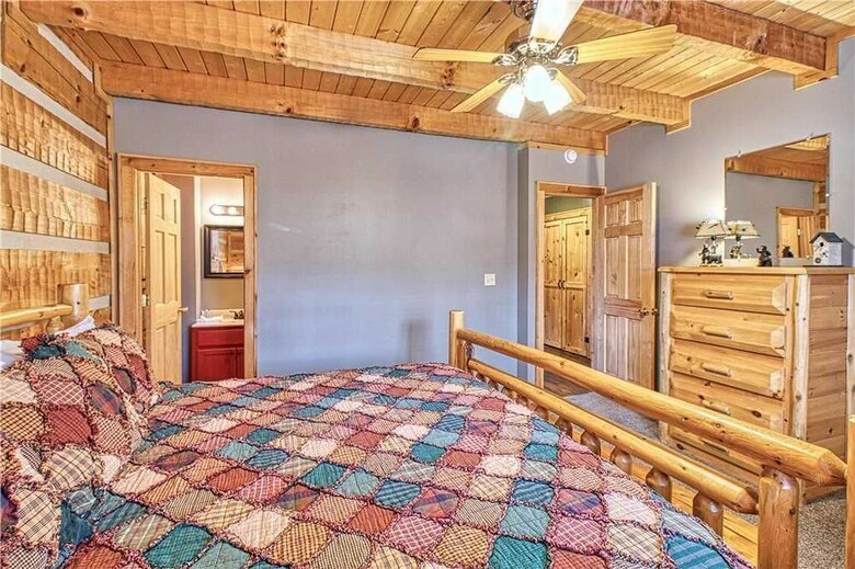 Chubby And Cubbys Den - Three Bedroom Cabin