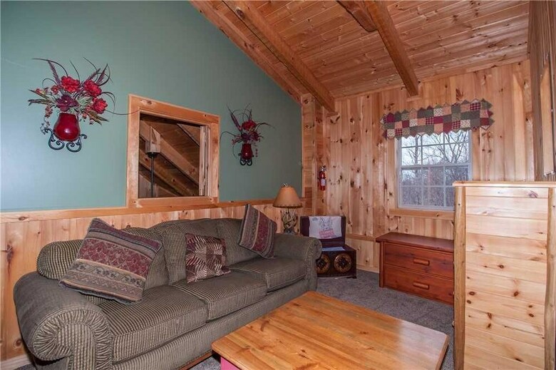 Chubby And Cubbys Den - Three Bedroom Cabin