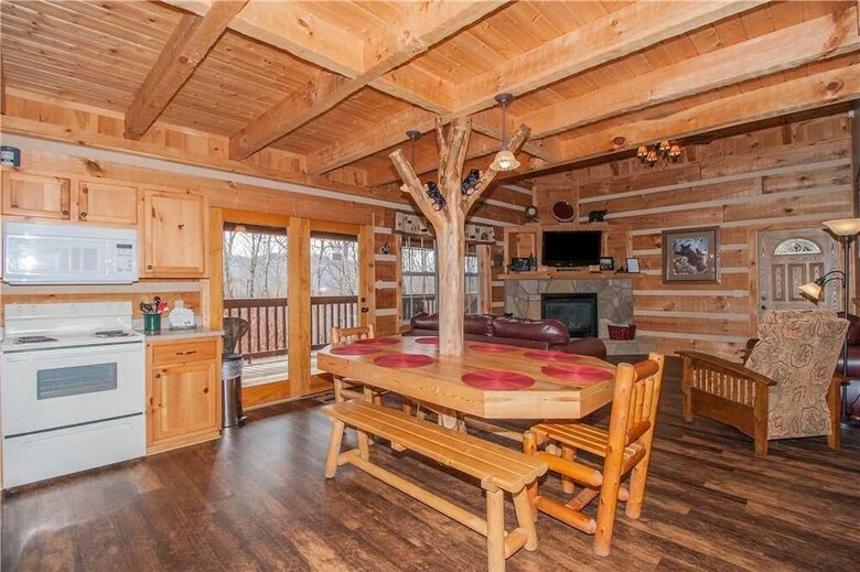 Chubby And Cubbys Den - Three Bedroom Cabin