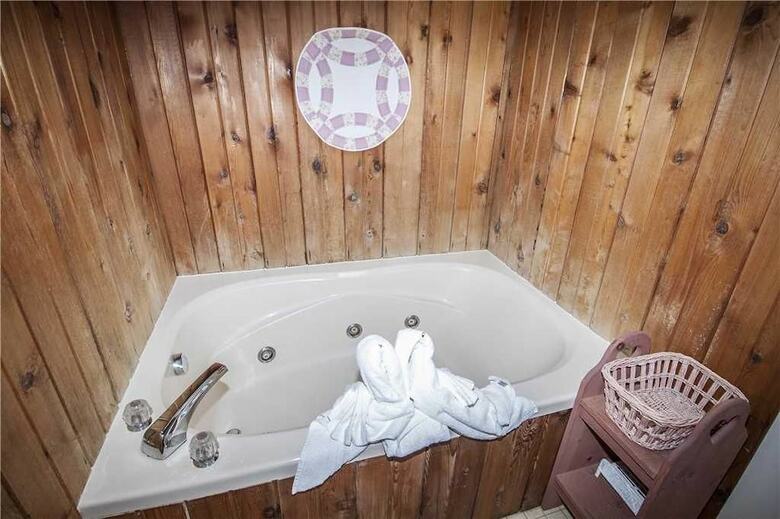 Appalachian Splendor - Two Bedroom Cabin