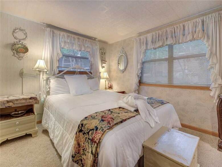 A Precious Place - Two Bedroom Cabin