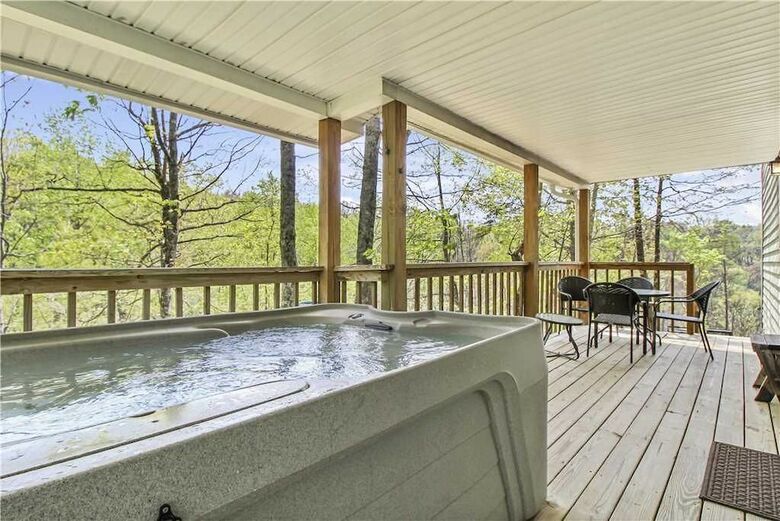 Autumn Leaves - Four Bedroom Cabin