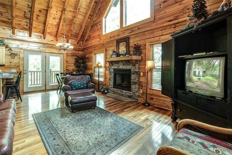 Bear Creek Lodge Covered Bridge - Five Bedroom Cabin