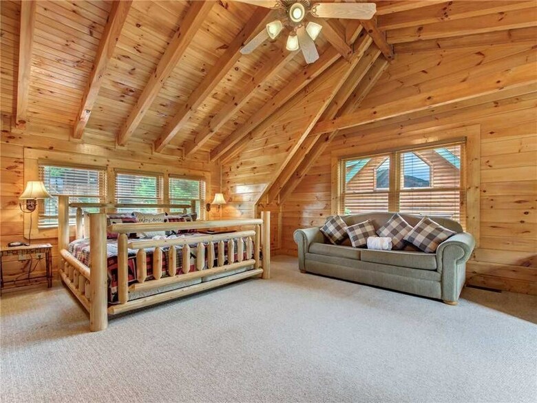 Bear Creek Lodge Covered Bridge - Five Bedroom Cabin