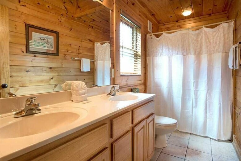 Bear Creek Lodge Covered Bridge - Five Bedroom Cabin