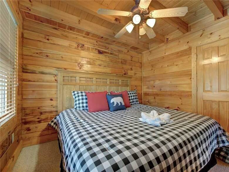 Bear Creek Lodge Covered Bridge - Five Bedroom Cabin