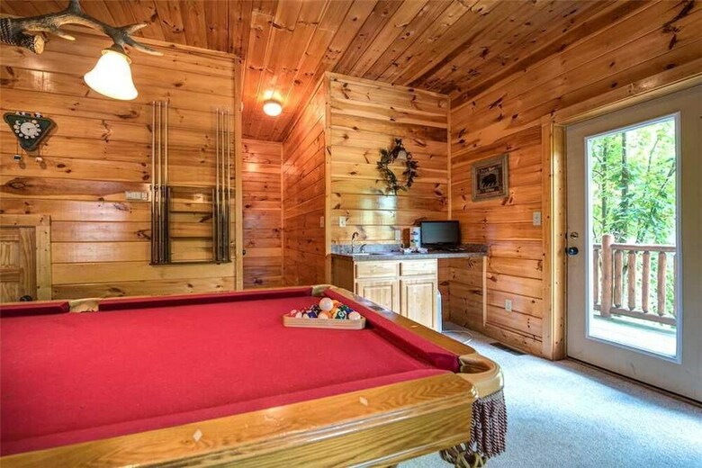 Bear Creek Lodge Covered Bridge - Five Bedroom Cabin