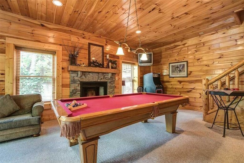 Bear Creek Lodge Covered Bridge - Five Bedroom Cabin