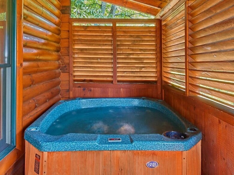 Bear Creek Lodge Covered Bridge - Five Bedroom Cabin
