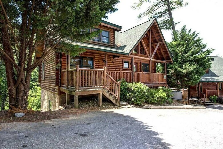 Bear Creek Lodge Covered Bridge - Five Bedroom Cabin