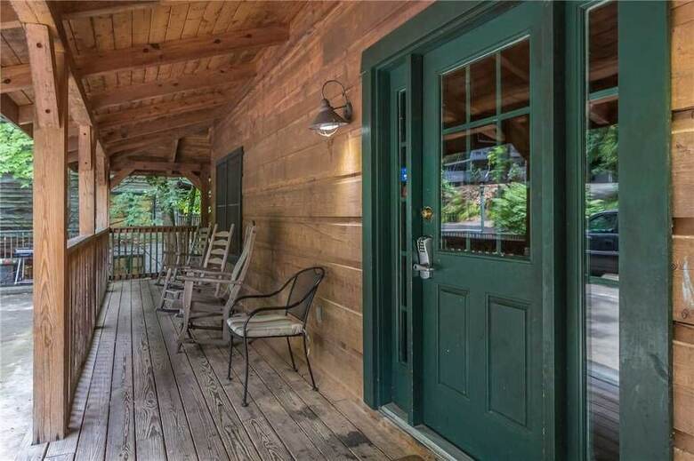 Big Bear 2 - Five Bedroom Cabin