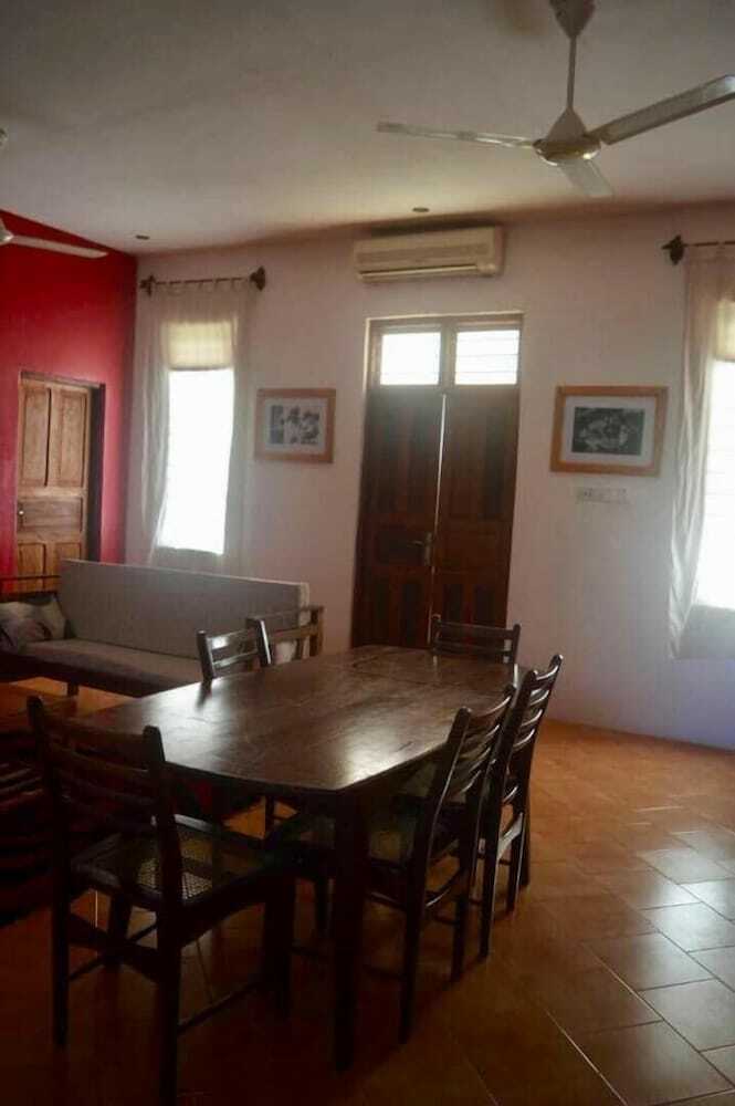 Hotel Barabara House