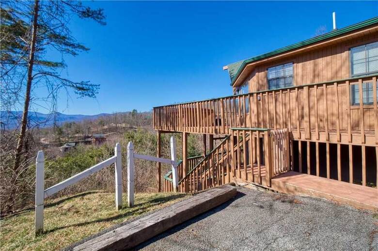 Bear Crossing - Two Bedroom Cabin