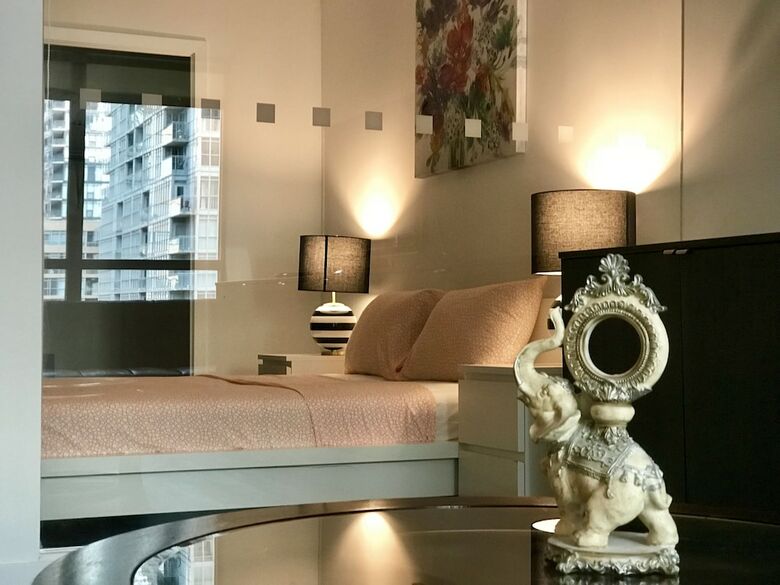 Cn Tower View Design Apart 3bd-2ba Dt