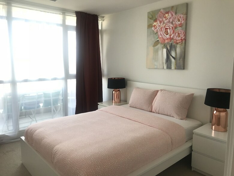 Private 5 Star Home 3br-2ba Downtown