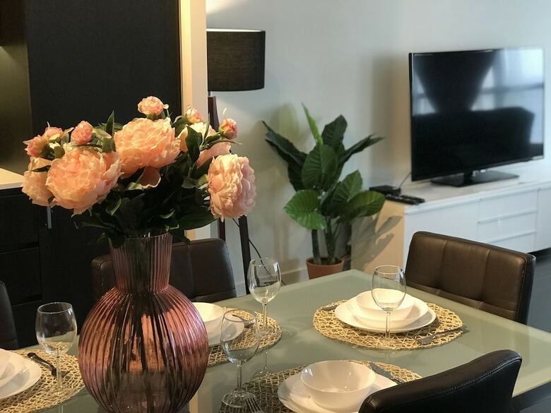 Private 5 Star Home 3br-2ba Downtown