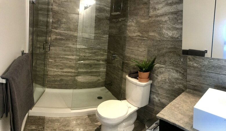 Private 5 Star Home 3br-2ba Downtown