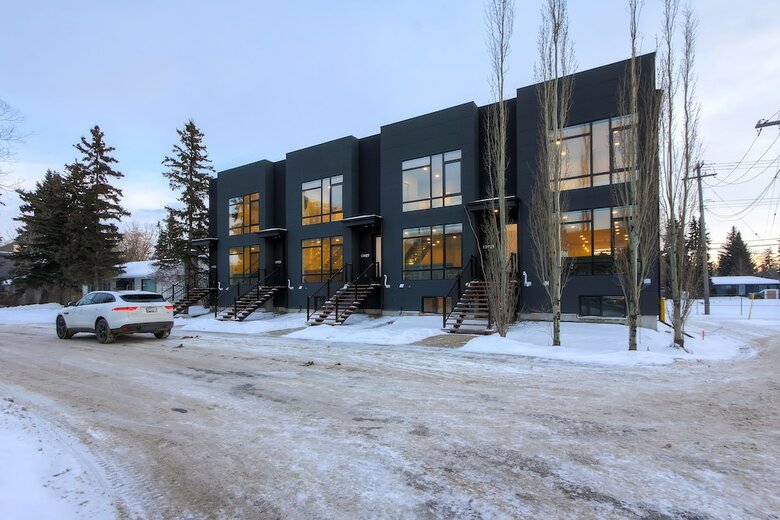 New Luxury Townhome 23