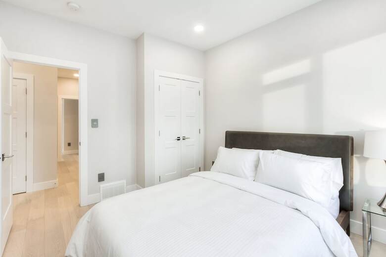 New Luxury Townhome 23