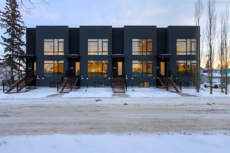 New Luxury Townhome 23
