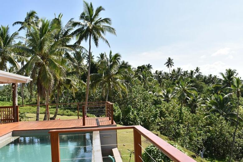 Hotel Island Breeze Fiji