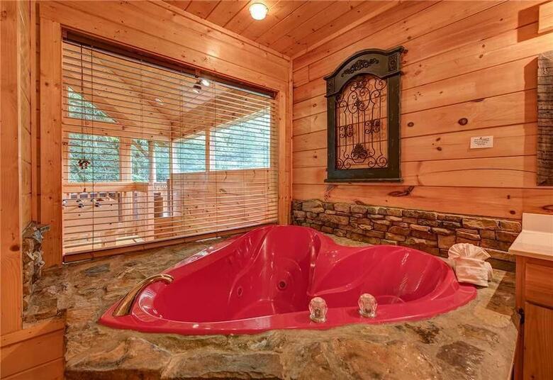 Creekside Romance - One Bedroom Cabin