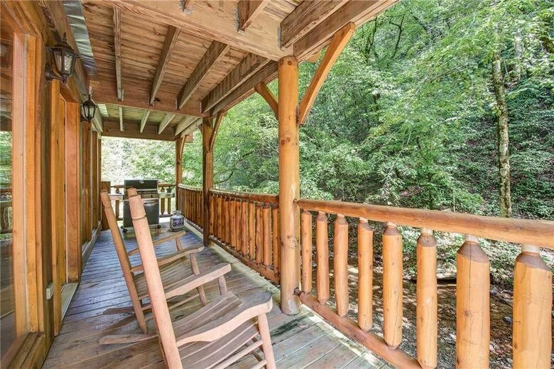 Creekside Romance - One Bedroom Cabin