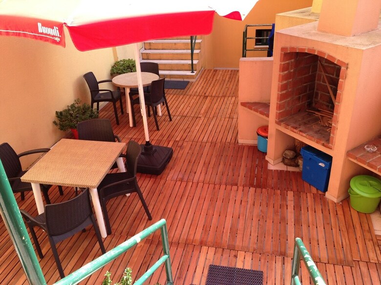 Hostal Supertubos Beach Hostel