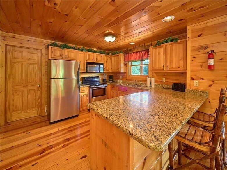Close To Heaven - Two Bedroom Cabin