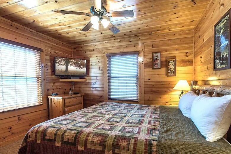 Day Dreamer - Four Bedroom Cabin