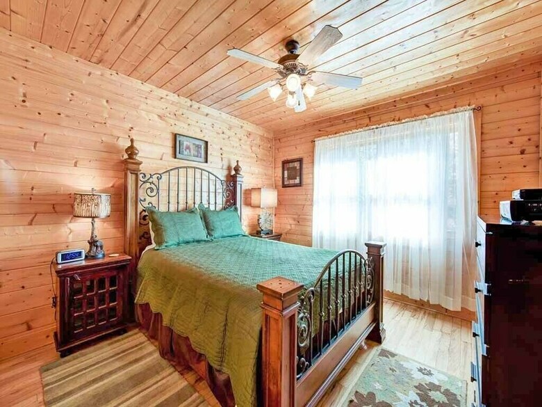 Favored By Fortune - Three Bedroom Cabin