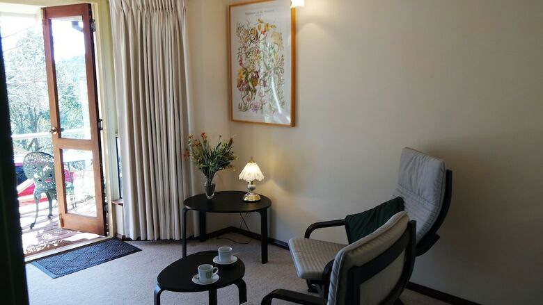 Hotel Eleebana Guest House