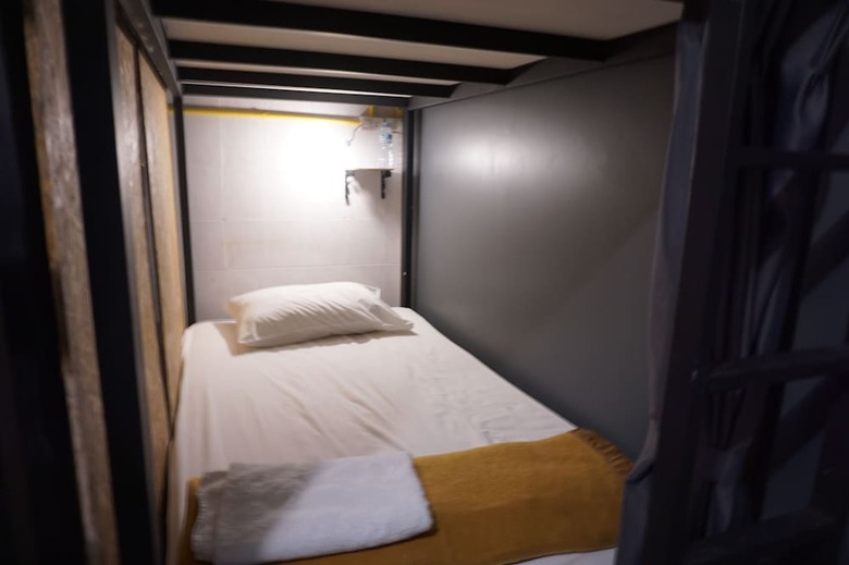 Hostal Near Beach Hostel - Adults Only