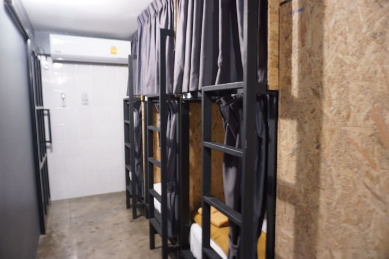 Hostal Near Beach Hostel - Adults Only