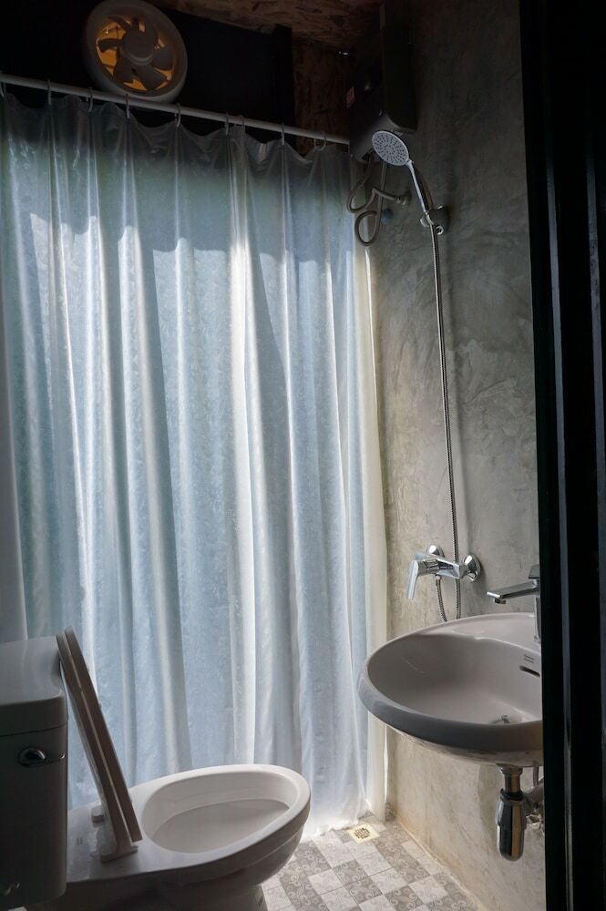 Hostal Near Beach Hostel - Adults Only