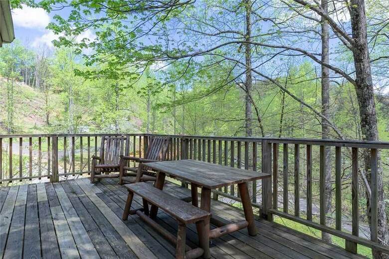 Country Cozy - Two Bedroom Cabin