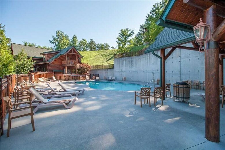 Destinys Lodge - Five Bedroom Cabin