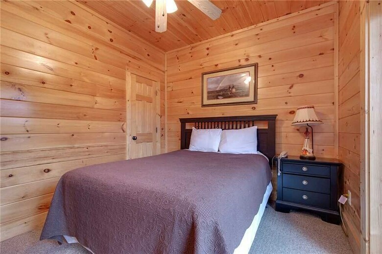 Destinys Lodge - Five Bedroom Cabin