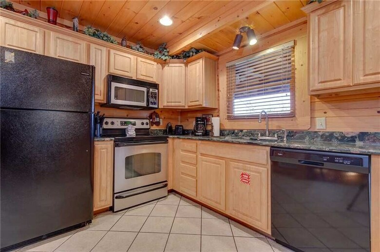 Destinys Lodge - Five Bedroom Cabin