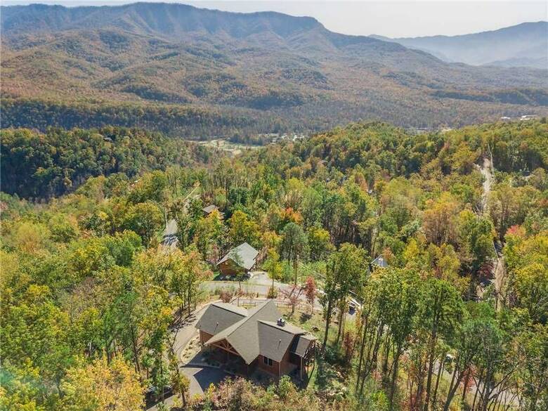 Eagles View - Four Bedroom Cabin
