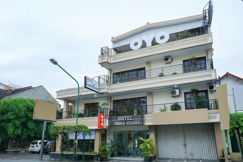 Hostal Oyo 206 Hotel Candra Kirana
