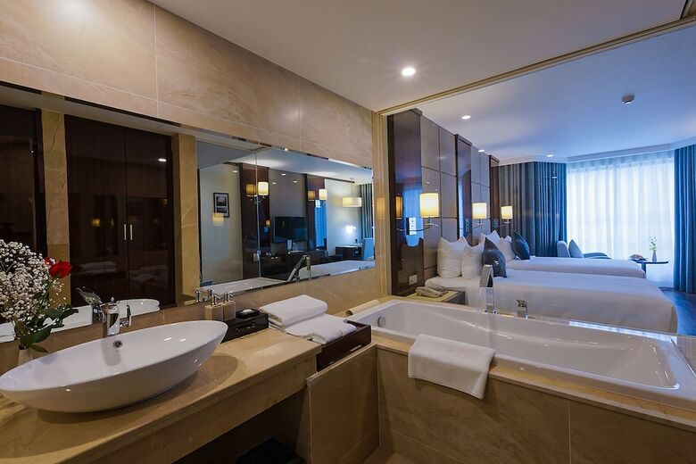 Central Luxury Ha Long Hotel