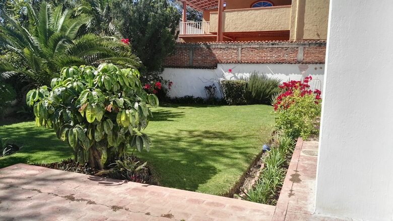 Lia Ajijic - Lakeside B&B