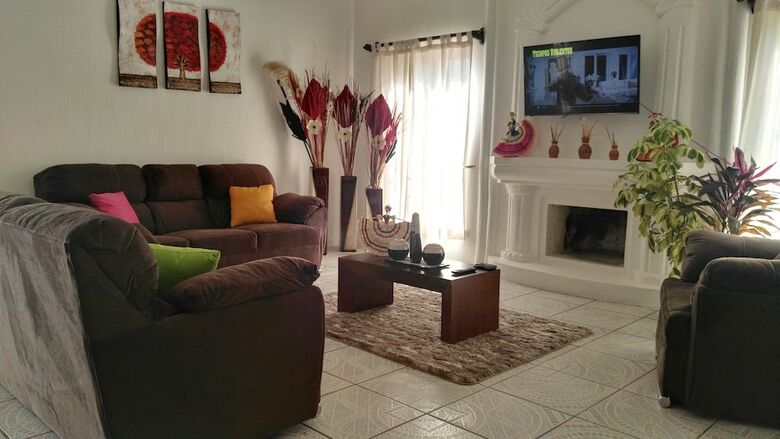 Lia Ajijic - Lakeside B&B