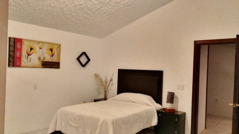 Lia Ajijic - Lakeside B&B
