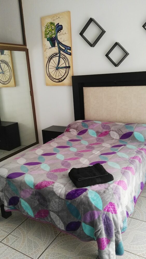 Lia Ajijic - Lakeside B&B