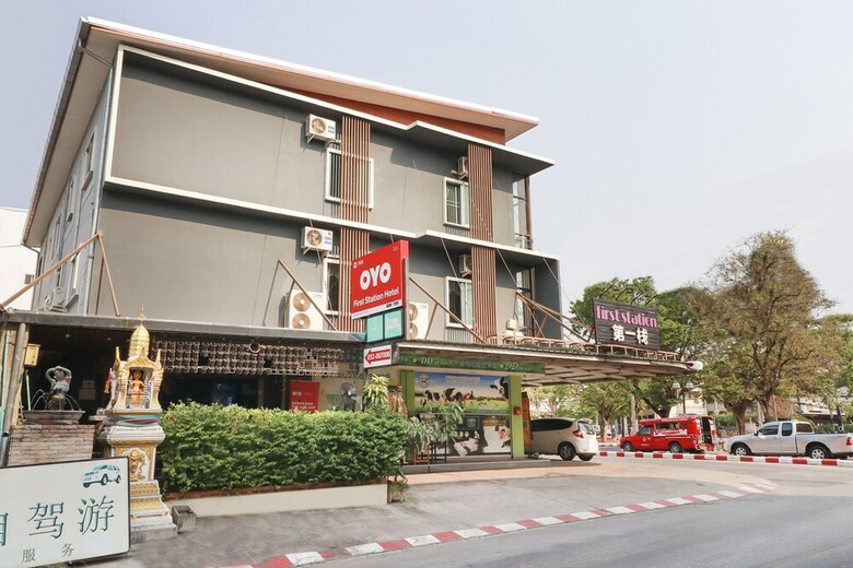 Hotel First Station